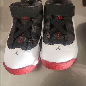 Jordan Kids Black/White/Red Low-Top Sneakers